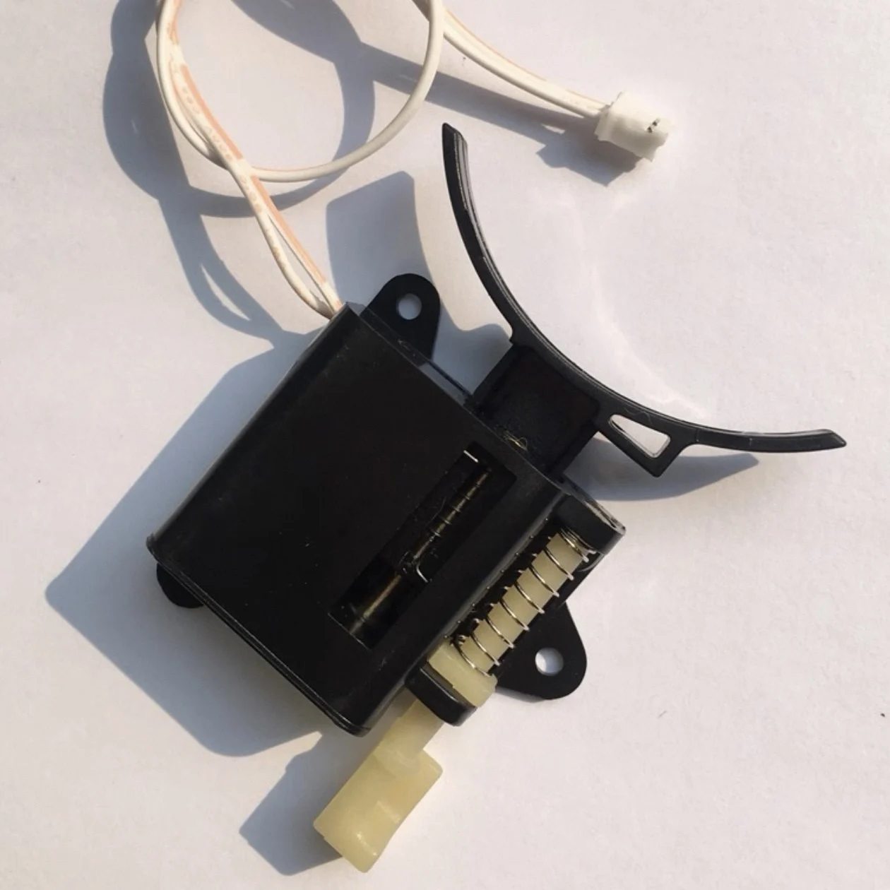 Accesorios para Cerraduras Int - Electronics & Gadgets Starting With D reseña y precio
